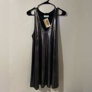 Everly Women’s Dress M Metallic‎ Gray Silver Sleeveless Racerback Babydoll Mini